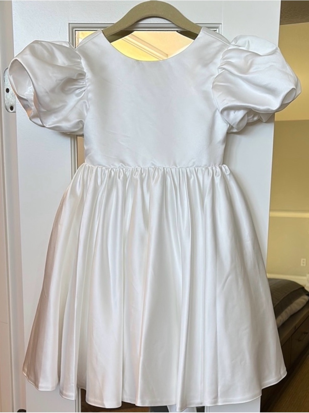 Rylee + Cru White Satin Puff-Sleeve Formal Dress